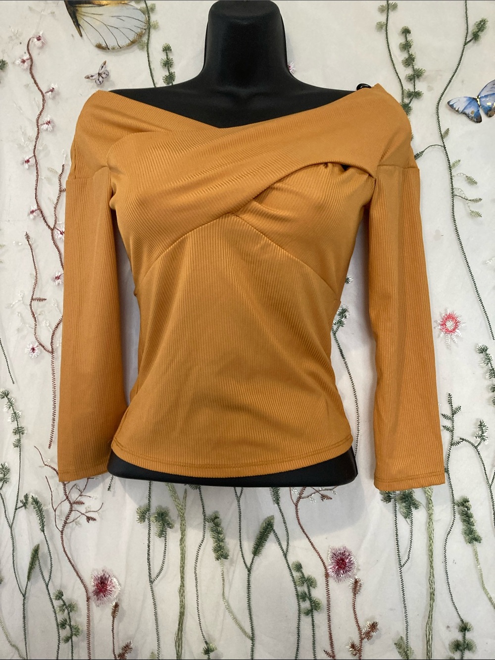 Forever 21 Off-Shoulder Ribbed Long Sleeve Top in Mustard